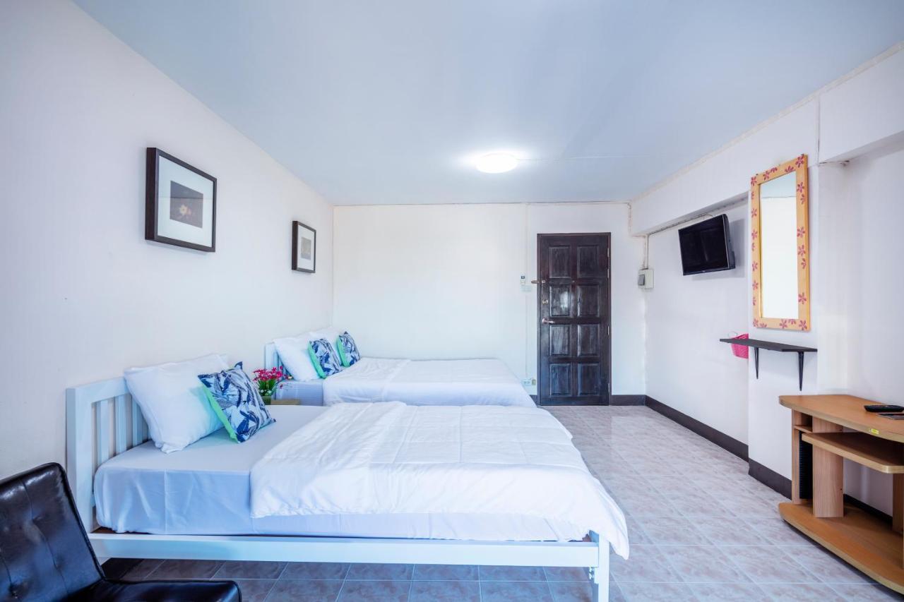 Penyos Suite Bangkok Luaran gambar