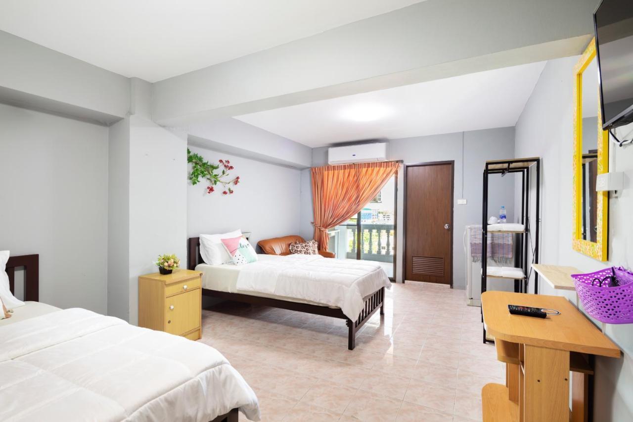 Penyos Suite Bangkok Luaran gambar