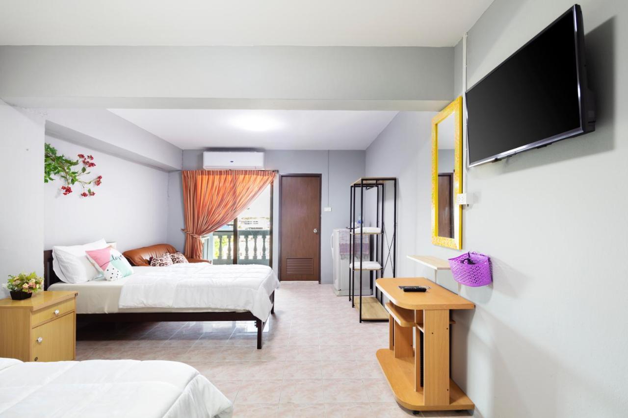 Penyos Suite Bangkok Luaran gambar