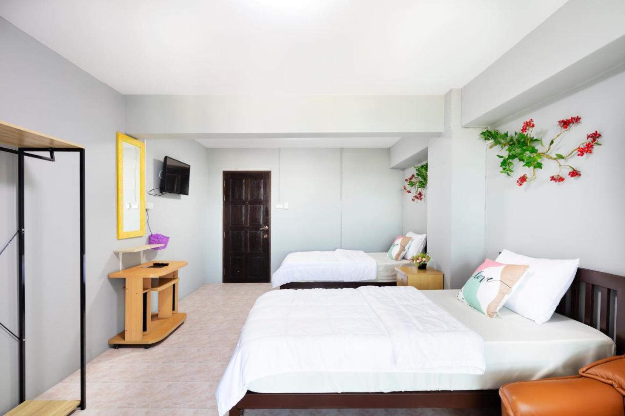 Penyos Suite Bangkok Luaran gambar