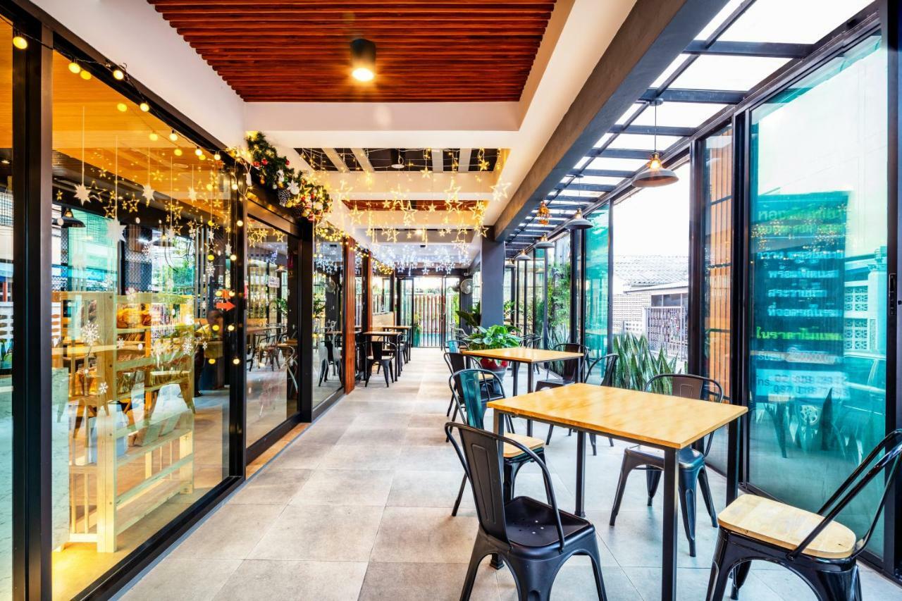 Penyos Suite Bangkok Luaran gambar