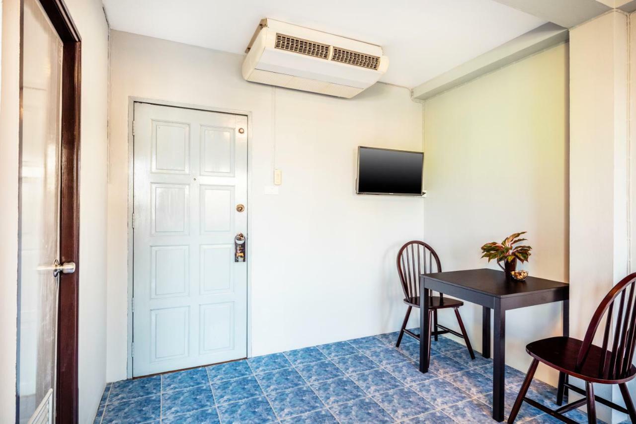 Penyos Suite Bangkok Luaran gambar